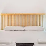 Апартаменты Quiet, Ultra-central Km0 For 3 *